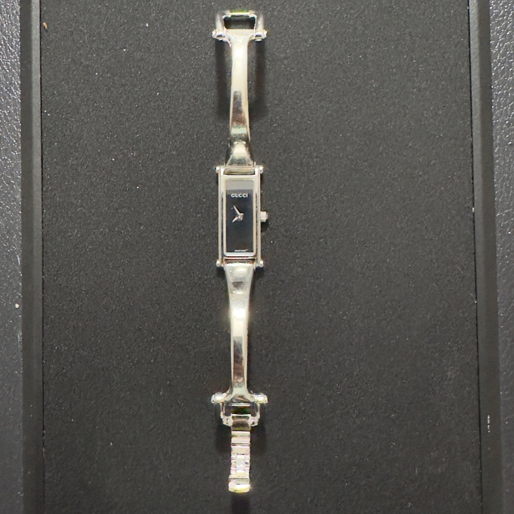 Authentic Gucci Vintage
1500L Stainless Steel Series Watch
Brand new battery!